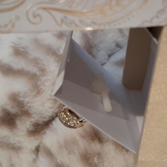 Charter Club Beautiful Ring /gold plated cubic zirconia teardrop - Picture 6 of 8